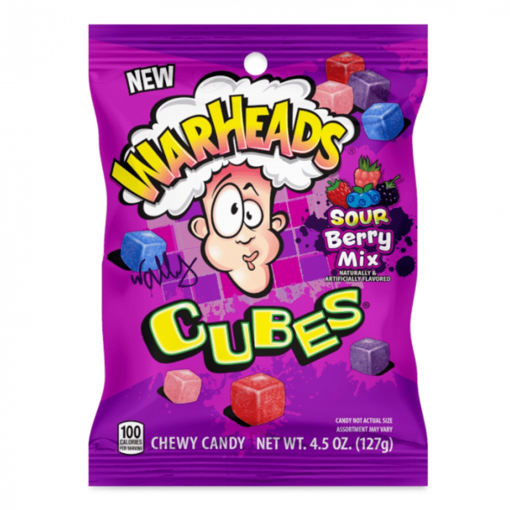 Warheads Berry Cubes Peg Bag 127g byr på surt og søtt godteri i terningform med spennende bærsmaker. Perfekt for deg som liker en intens smakopplevelse!